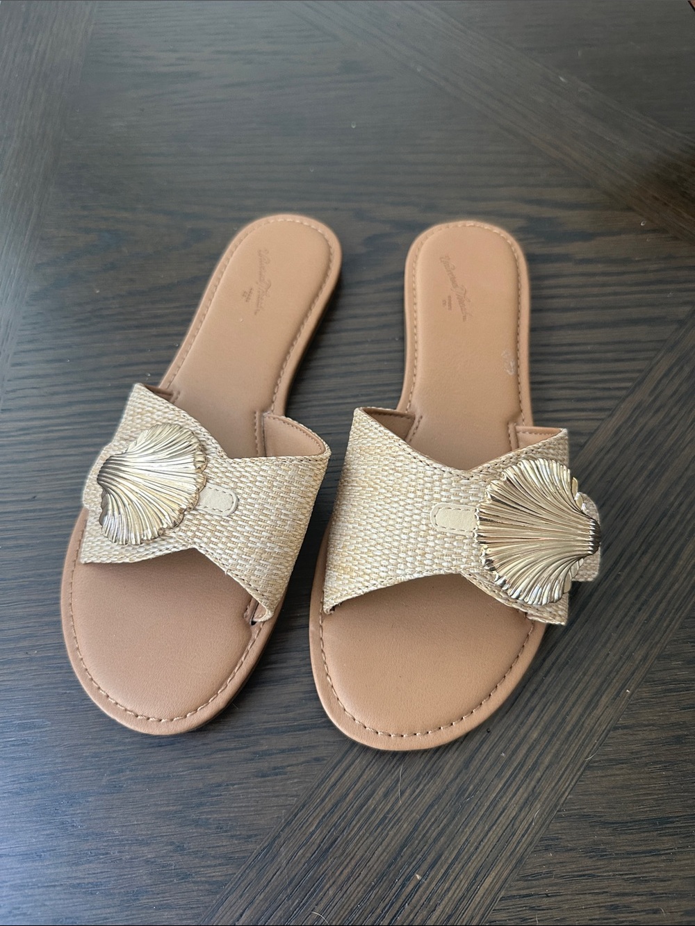 Universal Thread Gold Woven Slide Sandals with Shell Accent